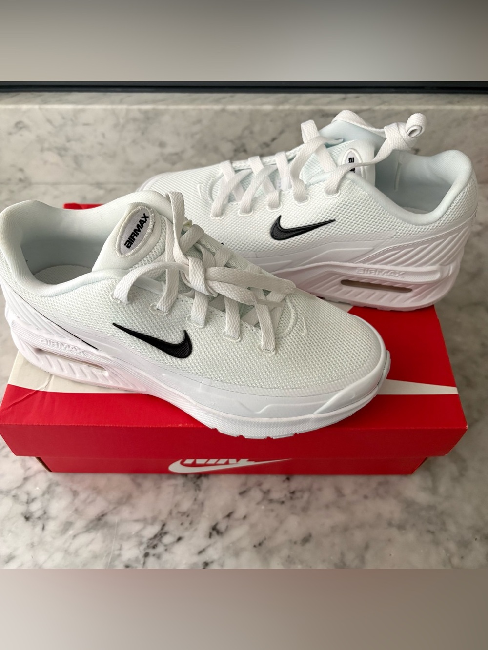 Nike Air Max Bia Women’s Size 6 White Athletic Running Walking Shoes Sneakers